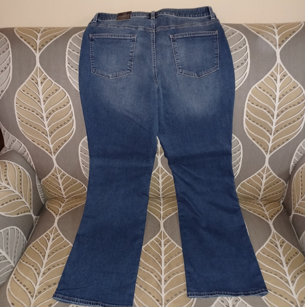 ❤️🔥NEW Talbots Women's 12 Curvy Bootcut Denim Blue Jeans NWTS with Tiny flaw - Picture 7 of 13